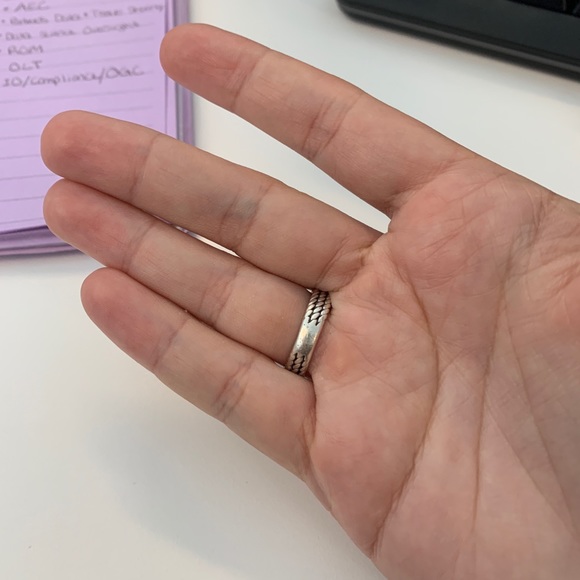 ❤️ SOLD ❤️ David Yurman ring Black Onyx Size 6.5! - Picture 4 of 6